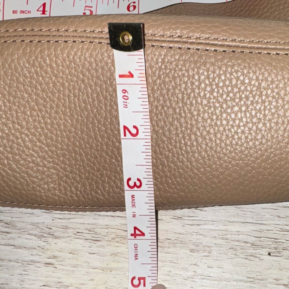 Michael Kors Lea Shoulder Bag Asymmetrical Zip 3 Compartment Tan Leather - Picture 16 of 16